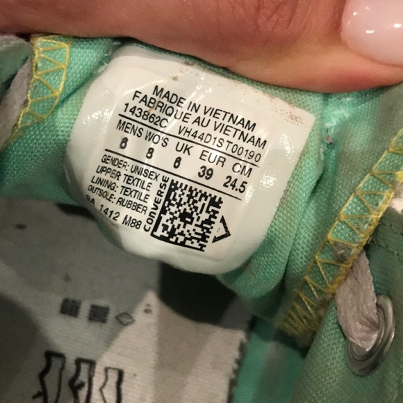 Unique gray Converse! - Picture 4 of 8